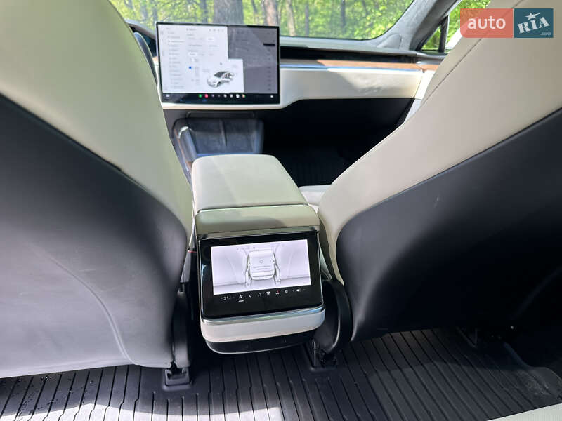 Лифтбек Tesla Model S 2021 в Киеве