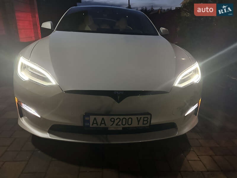 Лифтбек Tesla Model S 2021 в Киеве