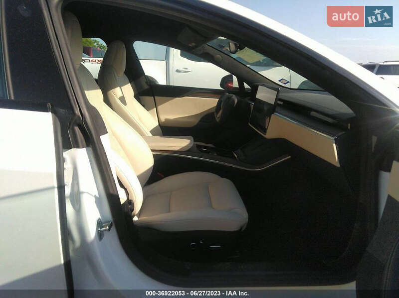 Лифтбек Tesla Model S 2021 в Киеве