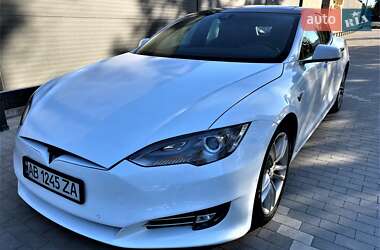 Лифтбек Tesla Model S 2015 в Виннице