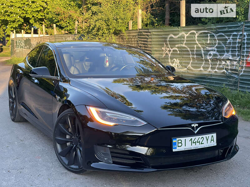 Лифтбек Tesla Model S 2016 в Полтаве