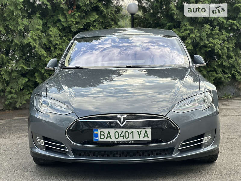 Ліфтбек Tesla Model S 2014 в Кропивницькому