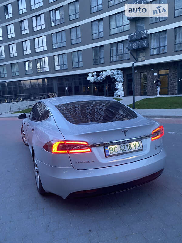 Ліфтбек Tesla Model S 2016 в Львові фото 20 Ліфтбек Tesla Model S 2016 в Львові
