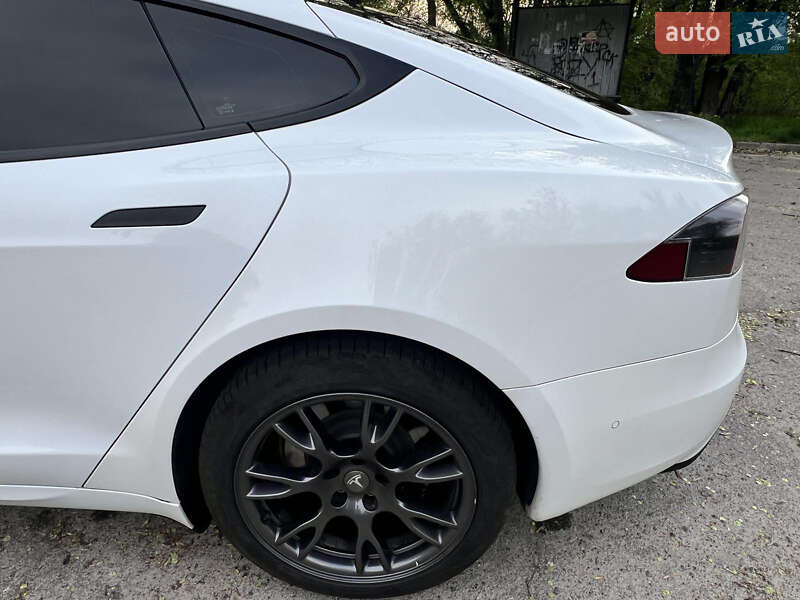Ліфтбек Tesla Model S 2022 в Запоріжжі