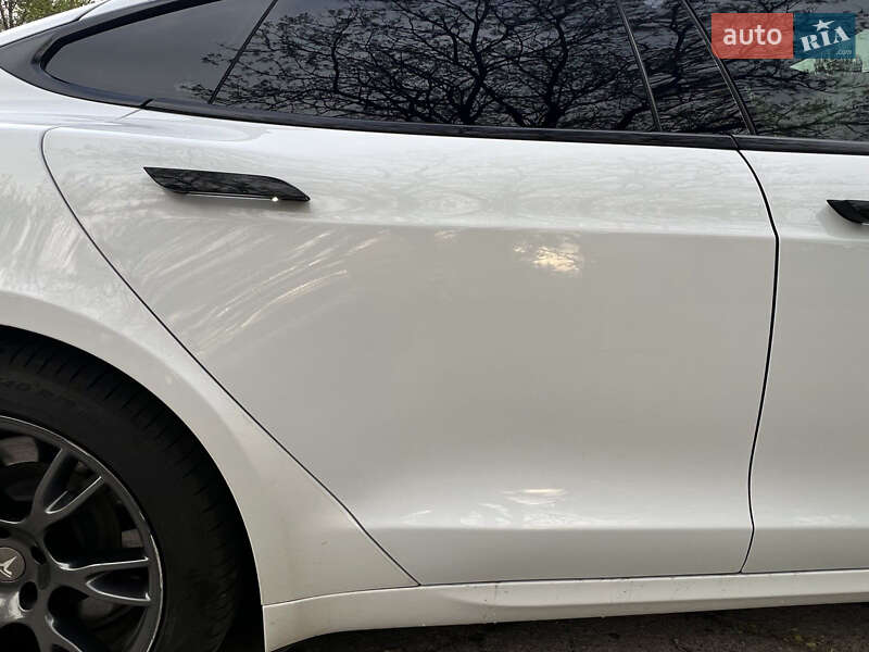 Ліфтбек Tesla Model S 2022 в Запоріжжі