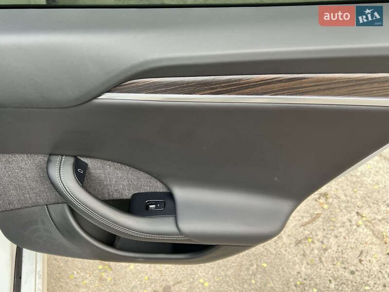 Ліфтбек Tesla Model S 2022 в Запоріжжі