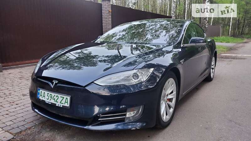 Лифтбек Tesla Model S 2012 в Киеве