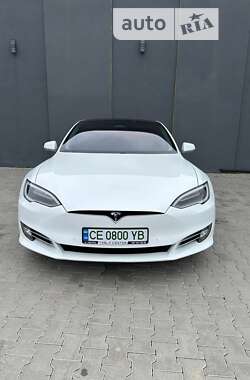 Ліфтбек Tesla Model S 2017 в Чернівцях