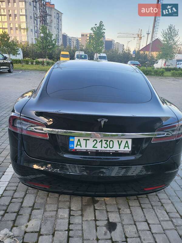 Ліфтбек Tesla Model S 2016 в Івано-Франківську