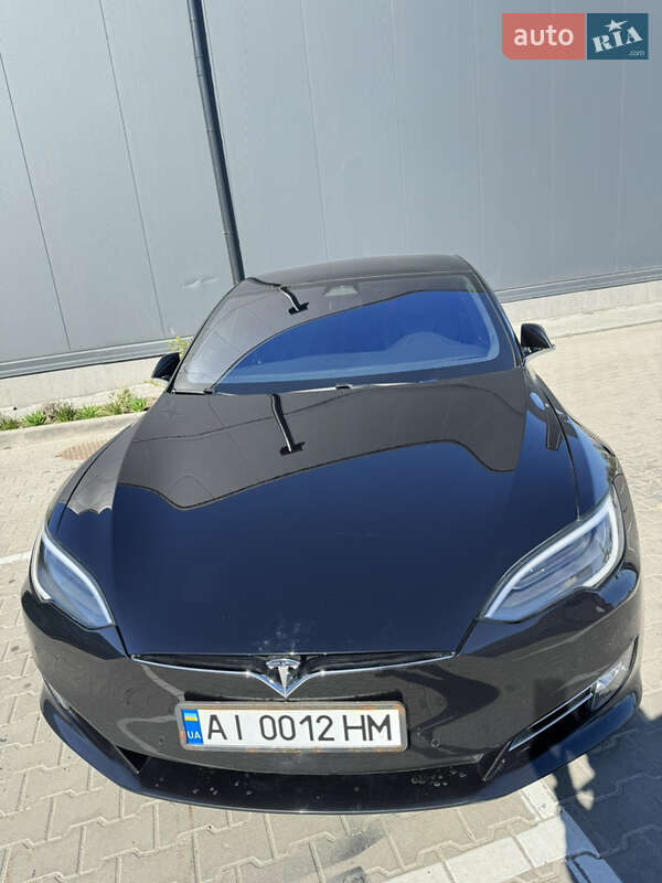 Лифтбек Tesla Model S 2018 в Киеве