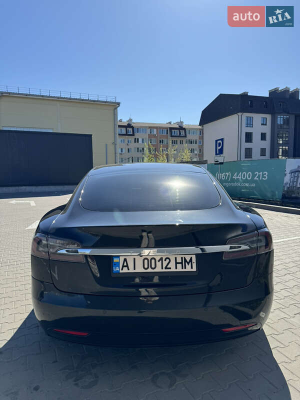 Лифтбек Tesla Model S 2018 в Киеве