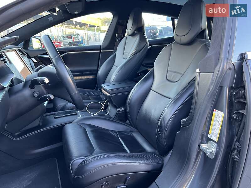 Лифтбек Tesla Model S 2017 в Киеве