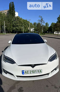 Ліфтбек Tesla Model S 2016 в Кривому Розі