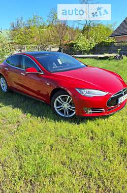 Лифтбек Tesla Model S 2015 в Киеве