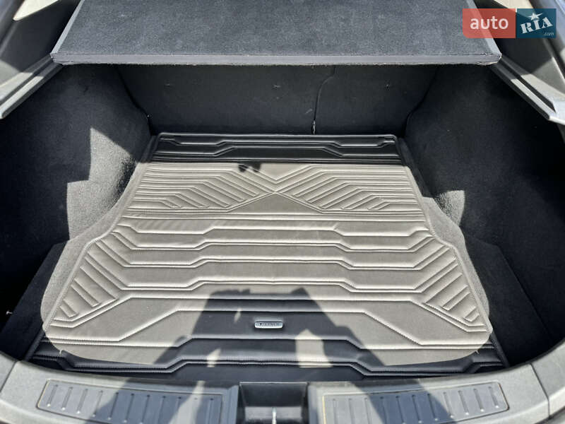 Ліфтбек Tesla Model S 2013 в Житомирі
