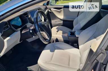 Лифтбек Tesla Model S 2015 в 