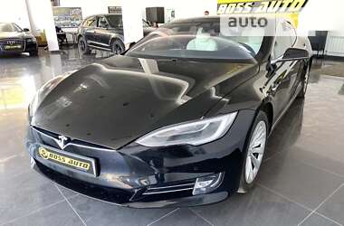 Ліфтбек Tesla Model S 2017 в Червонограді
