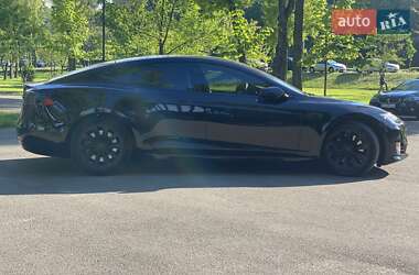 Лифтбек Tesla Model S 2018 в Киеве