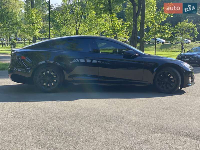 Ліфтбек Tesla Model S 2018 в Києві