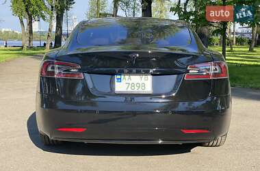 Лифтбек Tesla Model S 2018 в Киеве