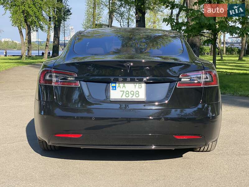 Ліфтбек Tesla Model S 2018 в Києві