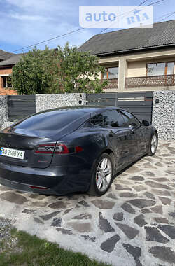 Ліфтбек Tesla Model S 2015 в Ужгороді