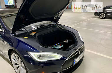 Ліфтбек Tesla Model S 2013 в Києві