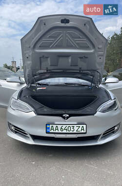 Лифтбек Tesla Model S 2018 в Киеве