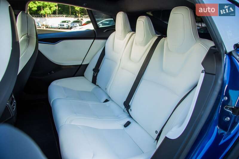 Лифтбек Tesla Model S 2018 в Харькове