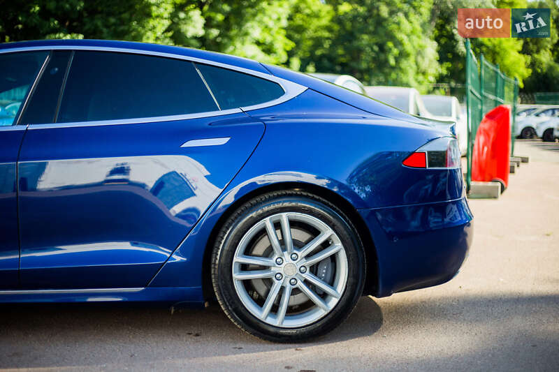 Лифтбек Tesla Model S 2018 в Харькове