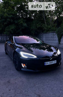 Лифтбек Tesla Model S 2017 в Кропивницком