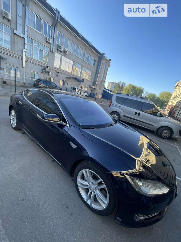 Лифтбек Tesla Model S 2014 в Житомире