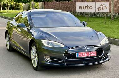 Ліфтбек Tesla Model S 2015 в Рівному