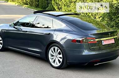 Ліфтбек Tesla Model S 2015 в Рівному