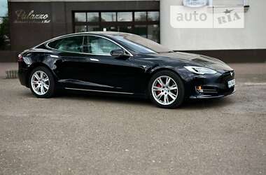 Ліфтбек Tesla Model S 2020 в Чернівцях