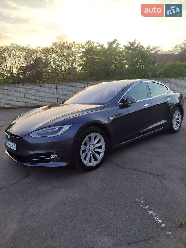 Лифтбек Tesla Model S 2016 в Одессе фото 13 Лифтбек Tesla Model S 2016 в Одессе