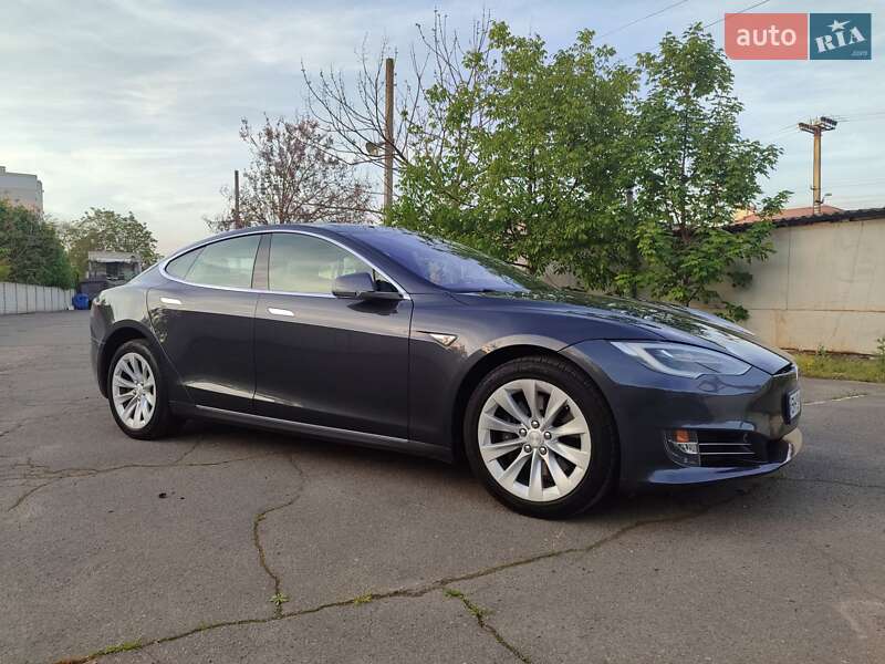 Лифтбек Tesla Model S 2016 в Одессе