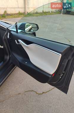 Лифтбек Tesla Model S 2016 в Одессе