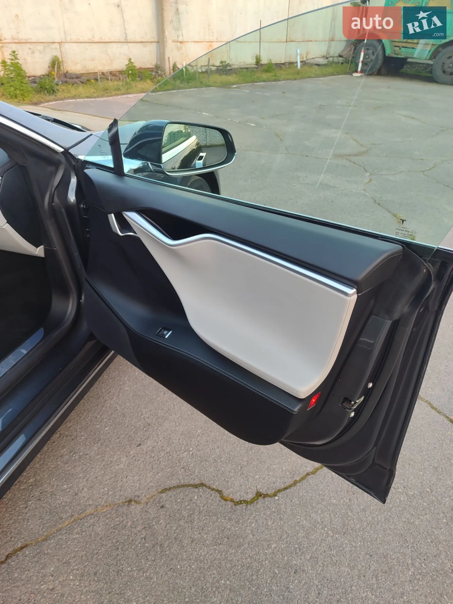 2016 Tesla Model S - мініатюра 31