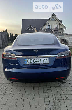 Лифтбек Tesla Model S 2017 в Черновцах