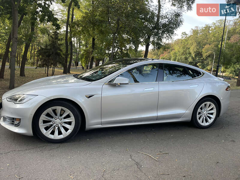 Ліфтбек Tesla Model S 2018 в Василькові