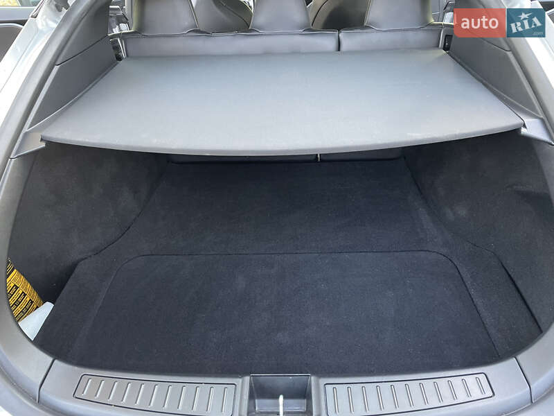 Ліфтбек Tesla Model S 2018 в Василькові