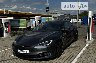 Лифтбек Tesla Model S 2020 в Виннице