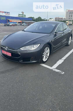 Лифтбек Tesla Model S 2015 в Львове