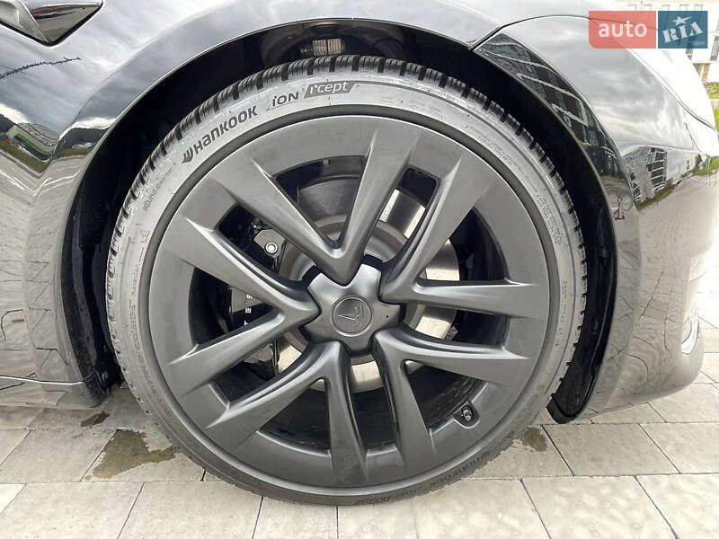Лифтбек Tesla Model S 2022 в Львове