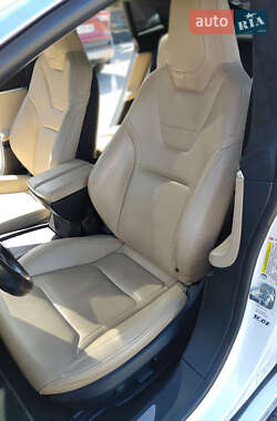 Лифтбек Tesla Model S 2015 в 