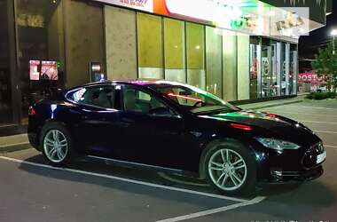 Ліфтбек Tesla Model S 2015 в Чемерівцях фото 32 Ліфтбек Tesla Model S 2015 в Чемерівцях