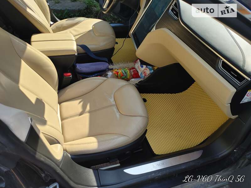 Ліфтбек Tesla Model S 2015 в Чемерівцях фото 15 Ліфтбек Tesla Model S 2015 в Чемерівцях