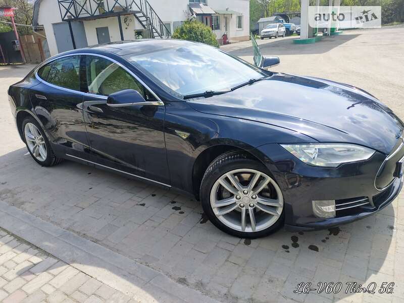 Ліфтбек Tesla Model S 2015 в Чемерівцях фото 22 Ліфтбек Tesla Model S 2015 в Чемерівцях