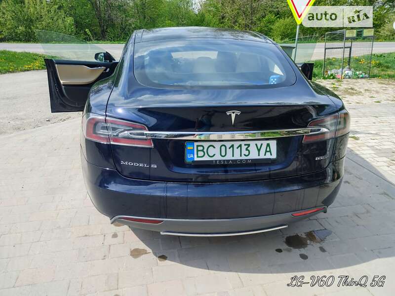 Ліфтбек Tesla Model S 2015 в Чемерівцях фото 23 Ліфтбек Tesla Model S 2015 в Чемерівцях